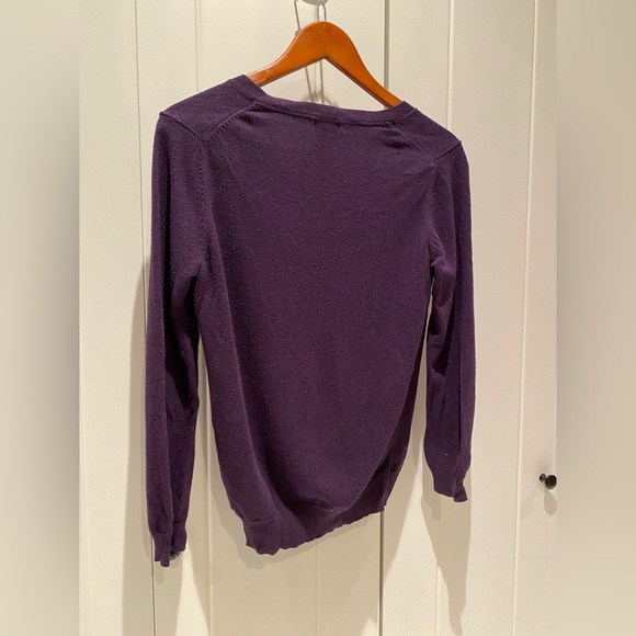 Joe Fresh V-neck sweater - Picture 2 of 3